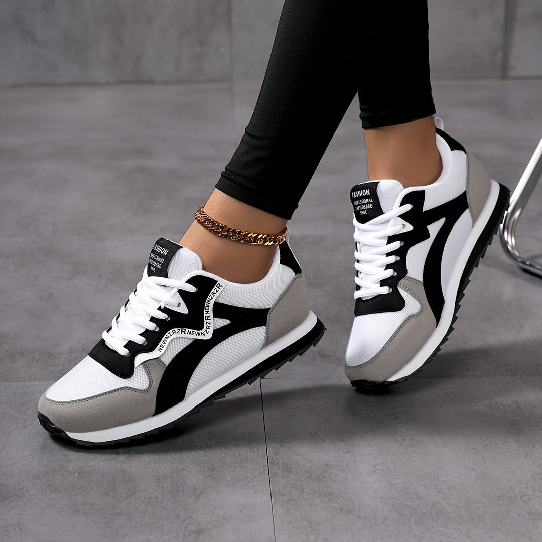 Women's Vintage Lace-Up Round-Toe Sneakers Soft-Sole Casual Shoes