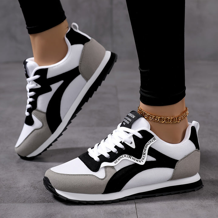 Women's Vintage Lace-Up Round-Toe Sneakers Soft-Sole Casual Shoes